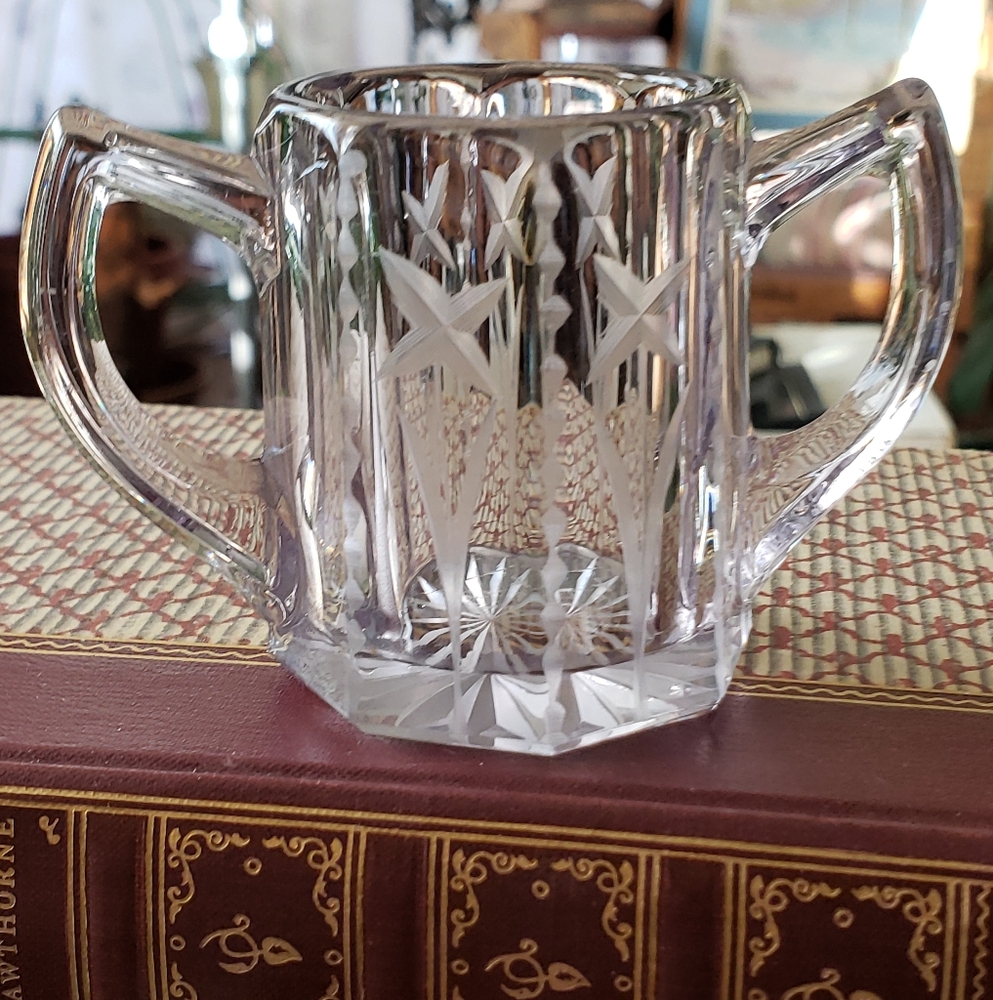 Daffodil Paneled Early American Pressed Glass Tooth Pick Holder